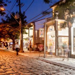 Stones Road, Búzios Accommodation Denver