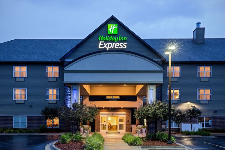 Holiday Inn Express & Suites Green Bay East, An IHG Hotel - thumb 2