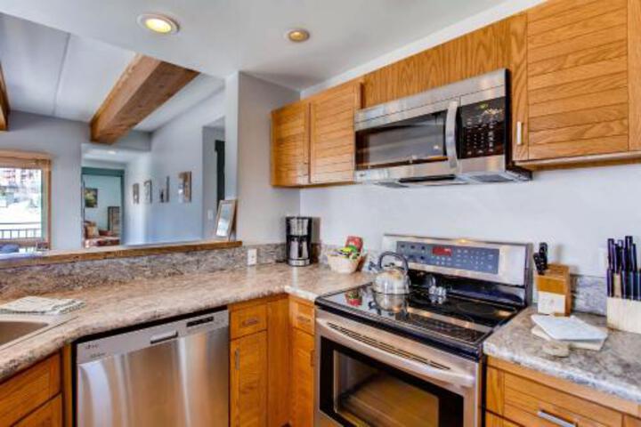 Recently Renovated 3 Br Condo Condo - thumb 6