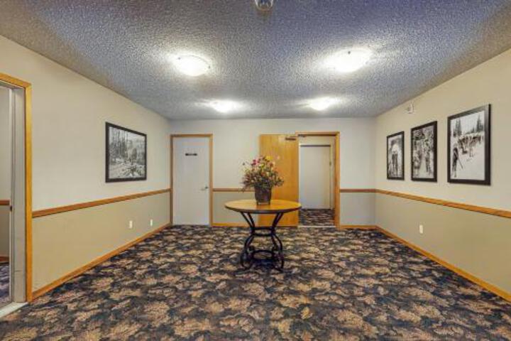 Woods Manor 101A - thumb 0