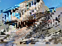 New Listing Mountain view Townhome W / Hot Tub 4 Bedroom Townhouse