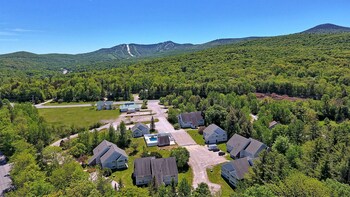 KCIS 432 Killington Tree House: 2 Room Modern Condo - thumb 1