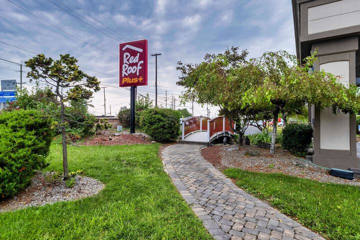 Red Roof PLUS+ Newark â€“ Carteret - thumb 5
