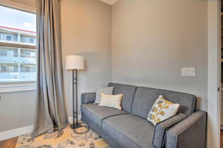 Luxe Condo W / Private Patio Walk To DT Littleton! - thumb 4