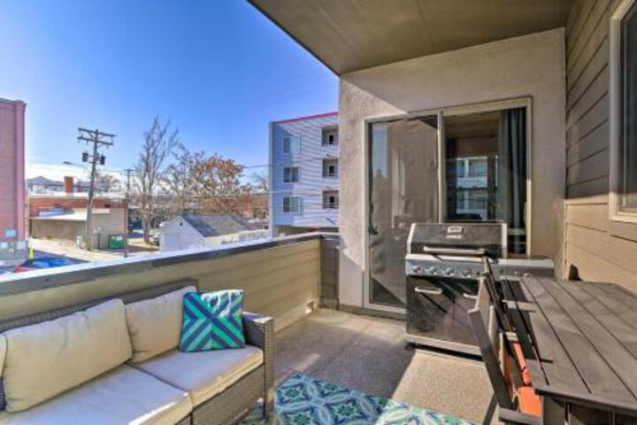 Luxe Condo W / Private Patio Walk To DT Littleton! - thumb 6