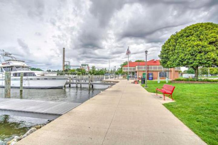 Lovely Apartment W / Balcony In Downtown Grand Haven - thumb 4