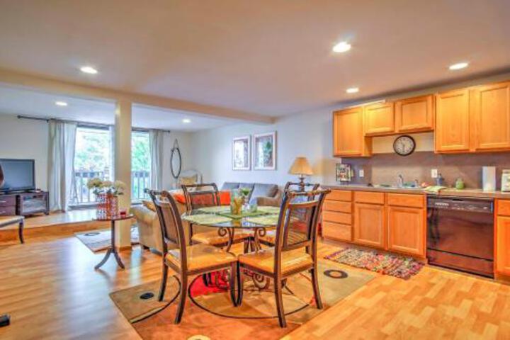 Lovely Apartment W / Balcony In Downtown Grand Haven - thumb 3