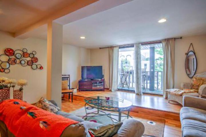 Lovely Apartment W / Balcony In Downtown Grand Haven - thumb 0