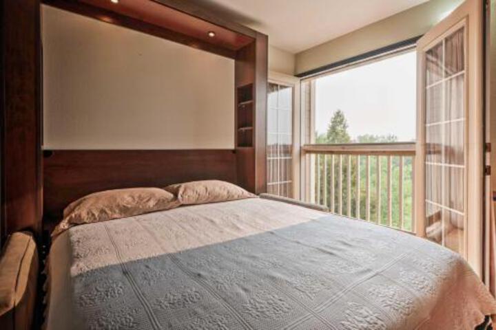 Cozy Littleton Condo W / Loft & Patio On Golf Course - thumb 1