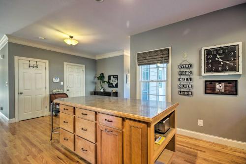 Porch Patio Proximity! Home Near Dtwn Asheville - thumb 4