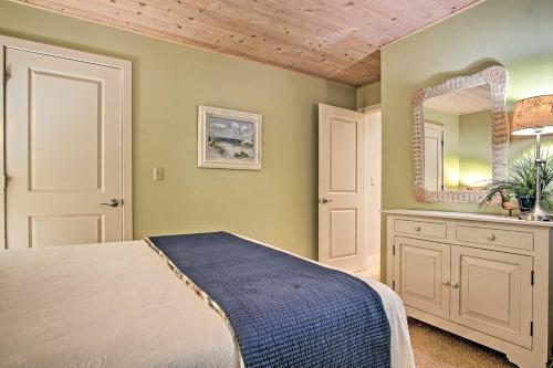 NEW Lakefront Grand Haven Home W / Deck & Water Toys - thumb 2