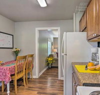 Private Solar Hill Downtown Bristol Cottage - Accommodation Denver