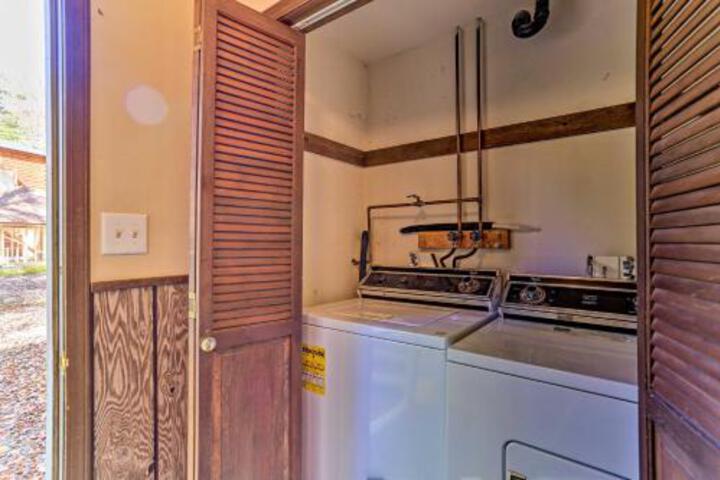 Home With Fire Pit & Game Room 400ft To Lake! - thumb 2