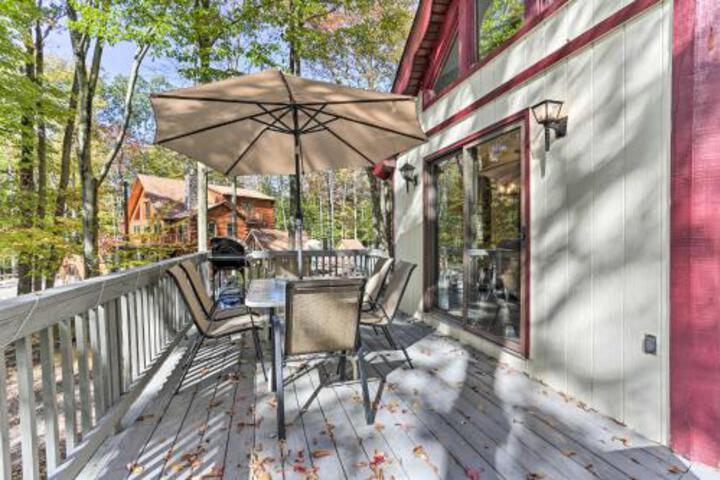 Home With Fire Pit & Game Room 400ft To Lake! - thumb 0