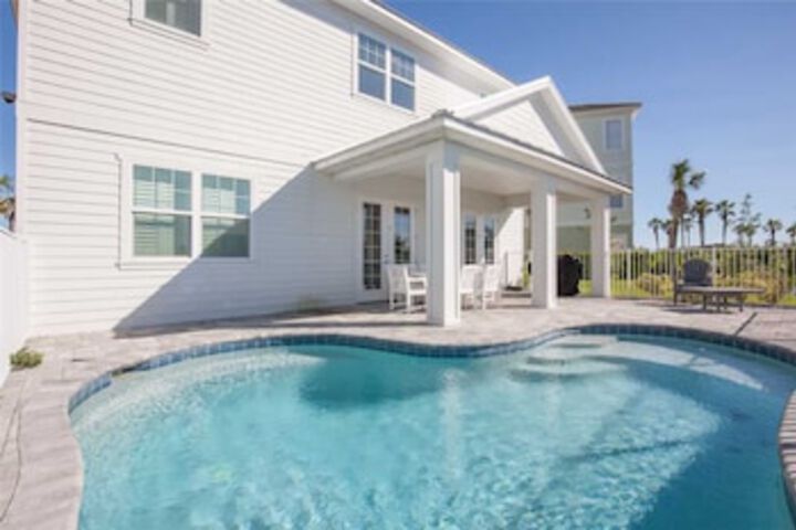 Sunset Key 5 Bedrooms Private Pool Game Room Beach Sleeps 12 - thumb 0