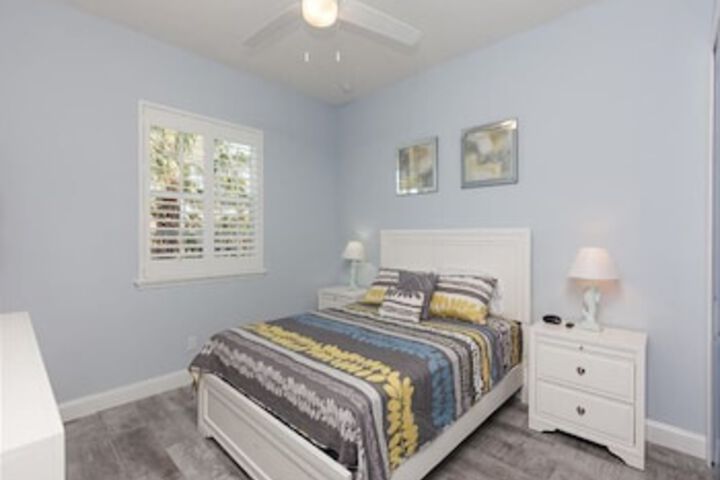 Sunset Key 5 Bedrooms Private Pool Game Room Beach Sleeps 12 - thumb 5