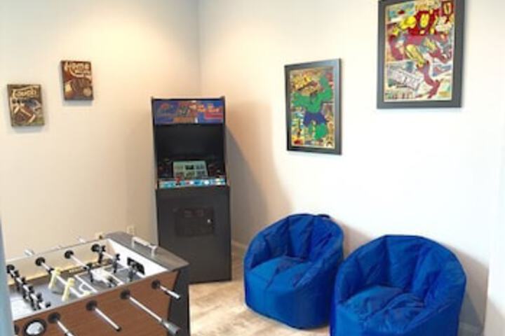 Sunset Key 5 Bedrooms Private Pool Game Room Beach Sleeps 12 - thumb 4