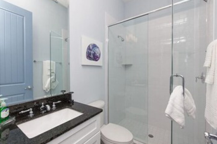 Sunset Key 5 Bedrooms Private Pool Game Room Beach Sleeps 12 - thumb 2