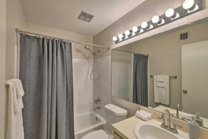 Resort Retreat W / Kitchen Smart TVs & Patio! - thumb 4