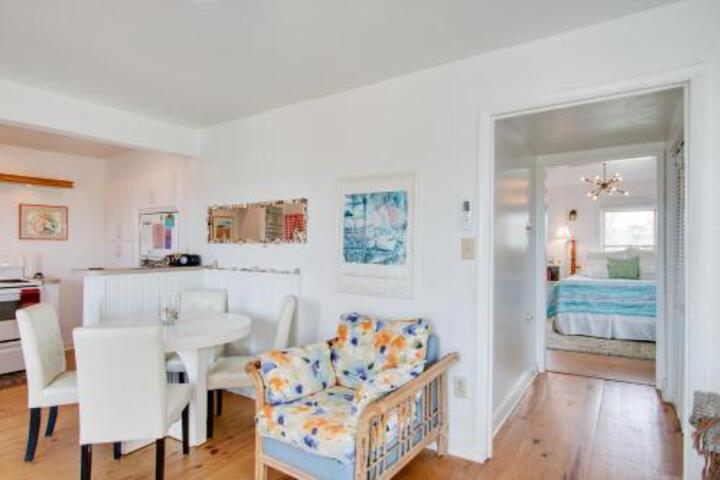 Pelican Alley - thumb 1