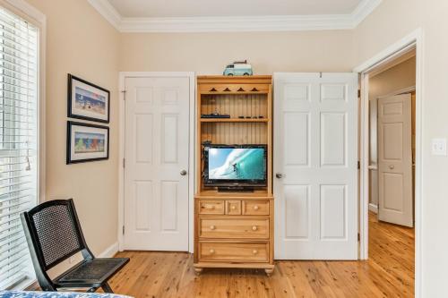 Pavilion Watch #1A - thumb 0