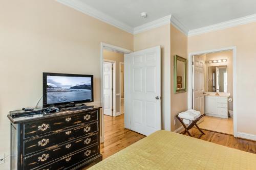 Pavilion Watch #1A - thumb 4