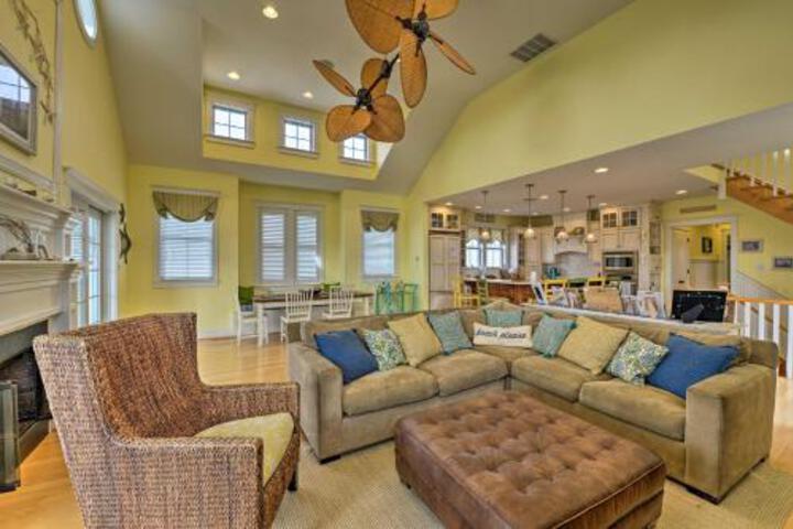 Grand Avalon Beach House 2 Blocks To Water! - thumb 6