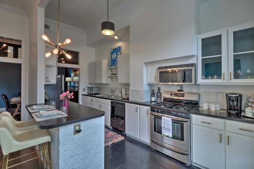 Downtown Condo 1 Block From Bathhouse Row! - thumb 1