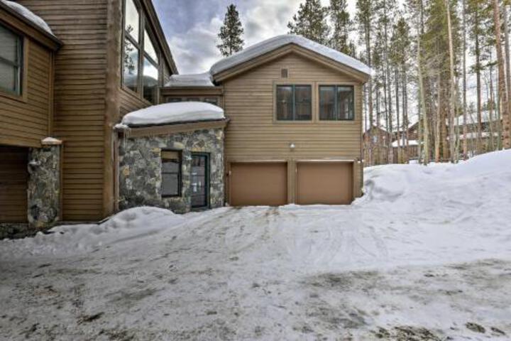 Ski In & Out Burrow Trail Access From Breck Home - thumb 4