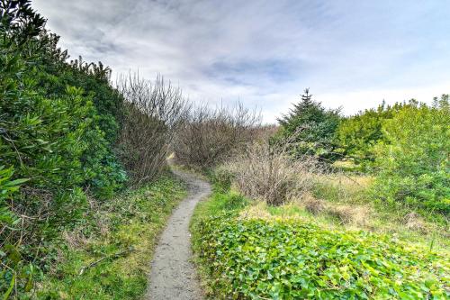 Updated Coastal Retreat With Deck & Ocean Views - thumb 2