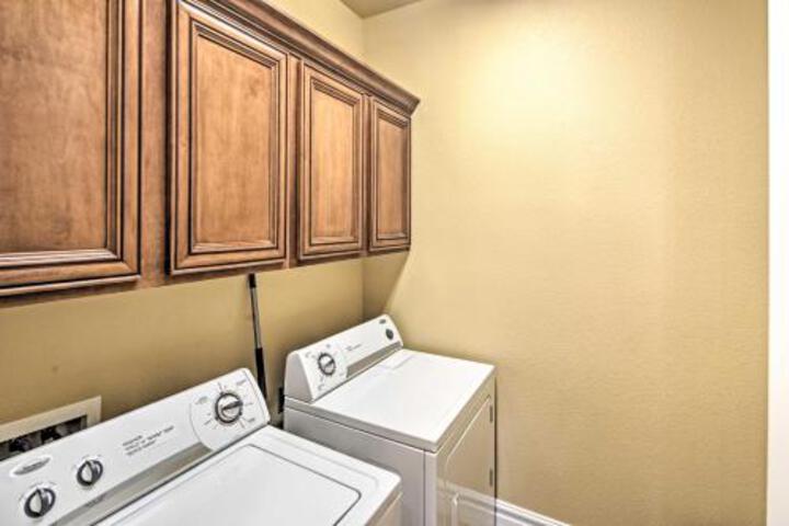 Desert Oasis W / Pool 7Mi To Lake Havasu! - thumb 0