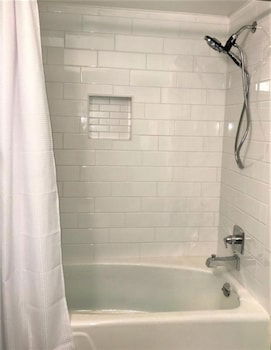 Mayor`s Cottage - thumb 1