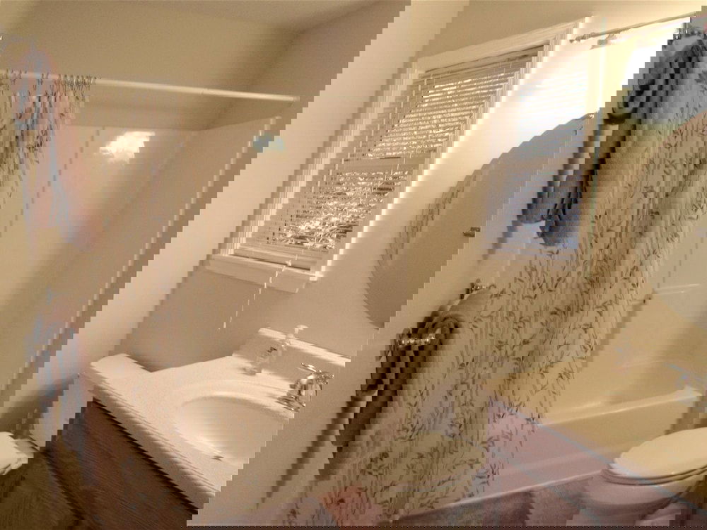 Hillside Hideaway - thumb 2