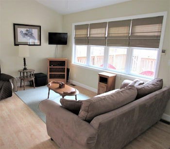 Hillside Hideaway - thumb 3