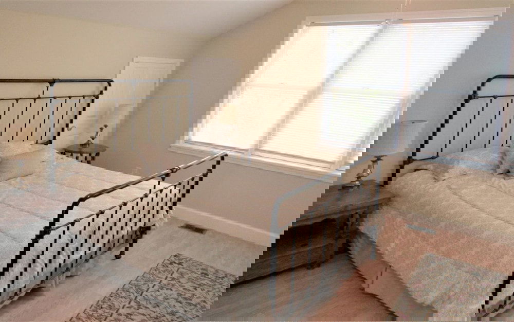 Hillside Hideaway - thumb 1