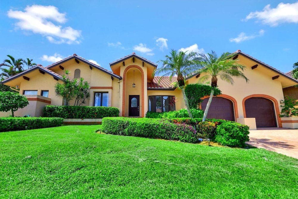 811 Bluebonnet Court - thumb 1