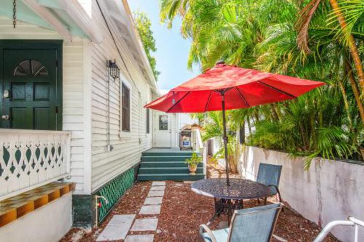 Garden Of Roses - thumb 2