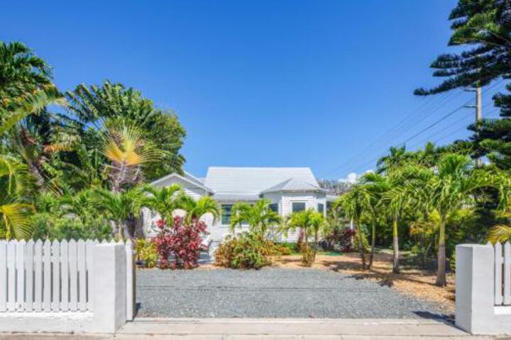 Garden Of Roses - thumb 3