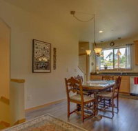 Robins Nest - Accommodation Denver