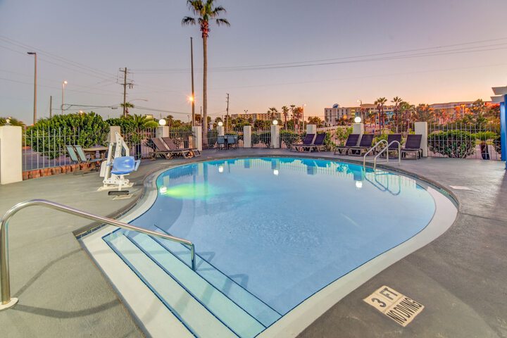 Emerald Coast Inn And Suites - thumb 2