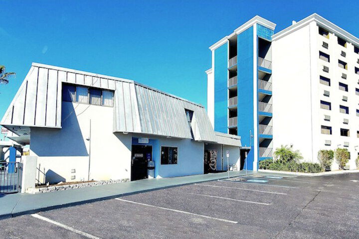 Emerald Coast Inn And Suites - thumb 1