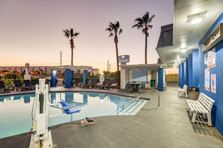 Emerald Coast Inn And Suites - thumb 3