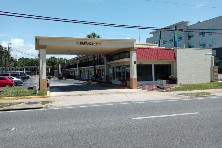 Holiday Lodge & Suites - Sunset Plaza - Fort Walton Beach - thumb 3