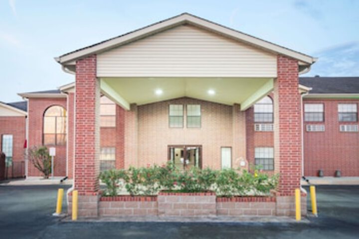 Super 8 By Wyndham White Hall - thumb 0