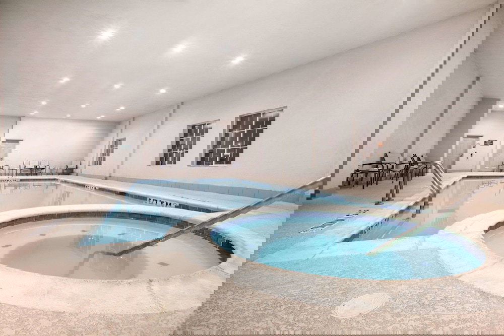 La Quinta Inn & Suites By Wyndham Mansfield TX - thumb 2