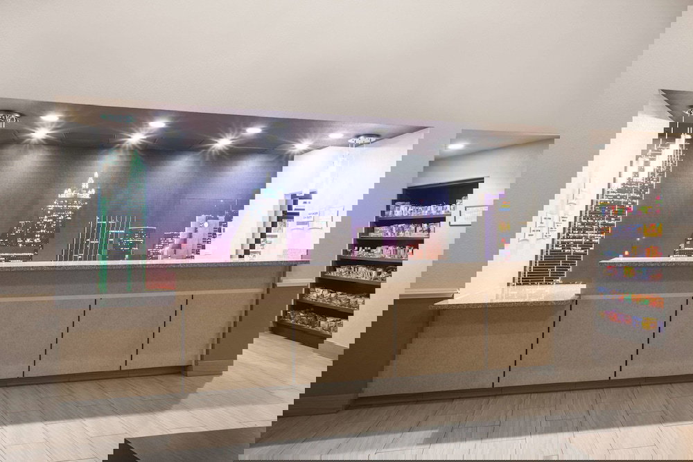 La Quinta Inn & Suites By Wyndham Mansfield TX - thumb 4