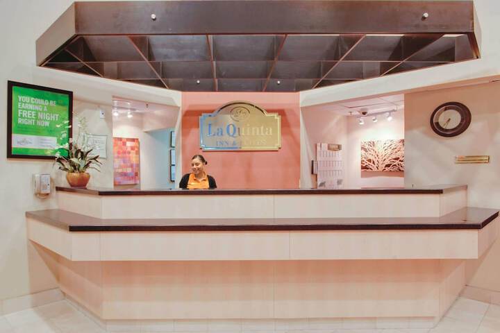 La Quinta Inn & Suites By Wyndham Fairfield NJ - thumb 5