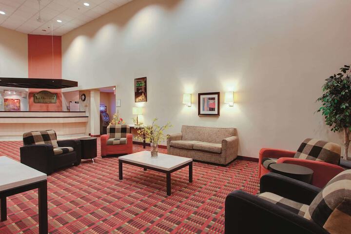 La Quinta Inn & Suites By Wyndham Fairfield NJ - thumb 6