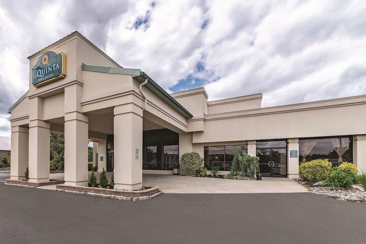 La Quinta Inn & Suites By Wyndham Fairfield NJ - thumb 2