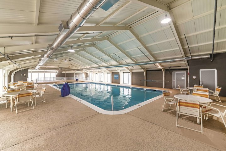 La Quinta Inn & Suites By Wyndham Fairfield NJ - thumb 4